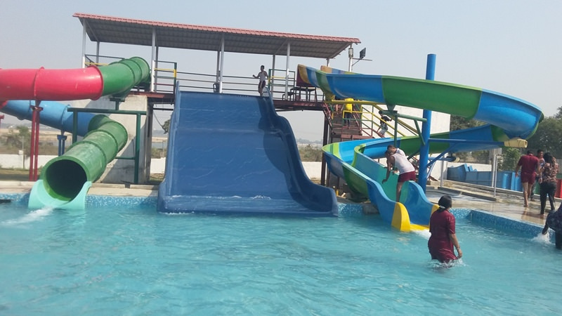 Aqualoop- Jagdamba Fun World 